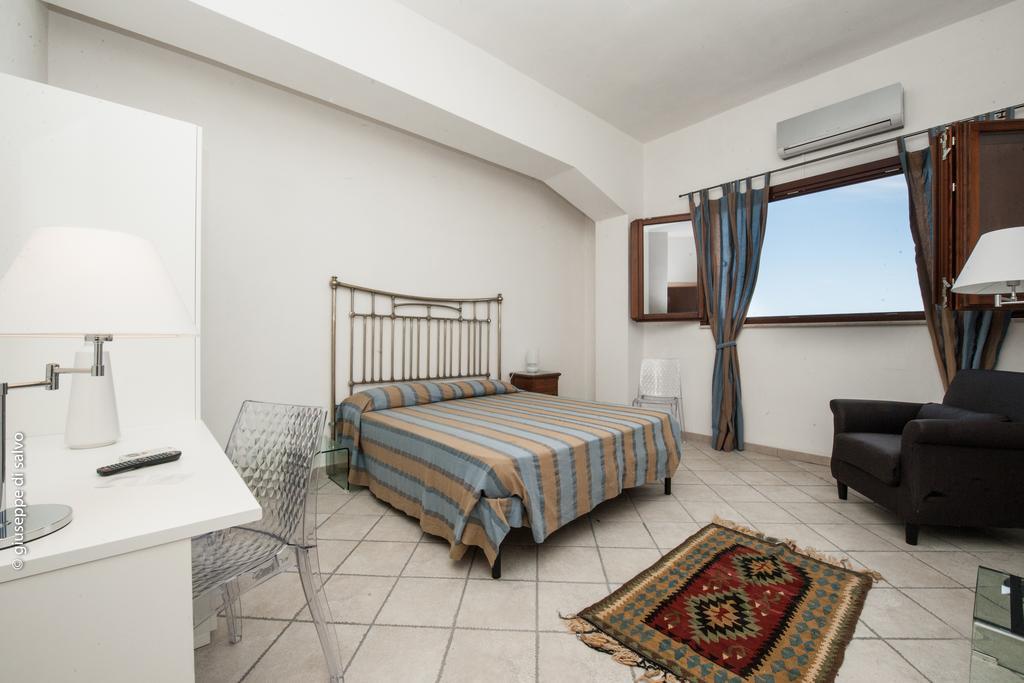 Casale Belvedere Vista Mare Valderice Habitación foto